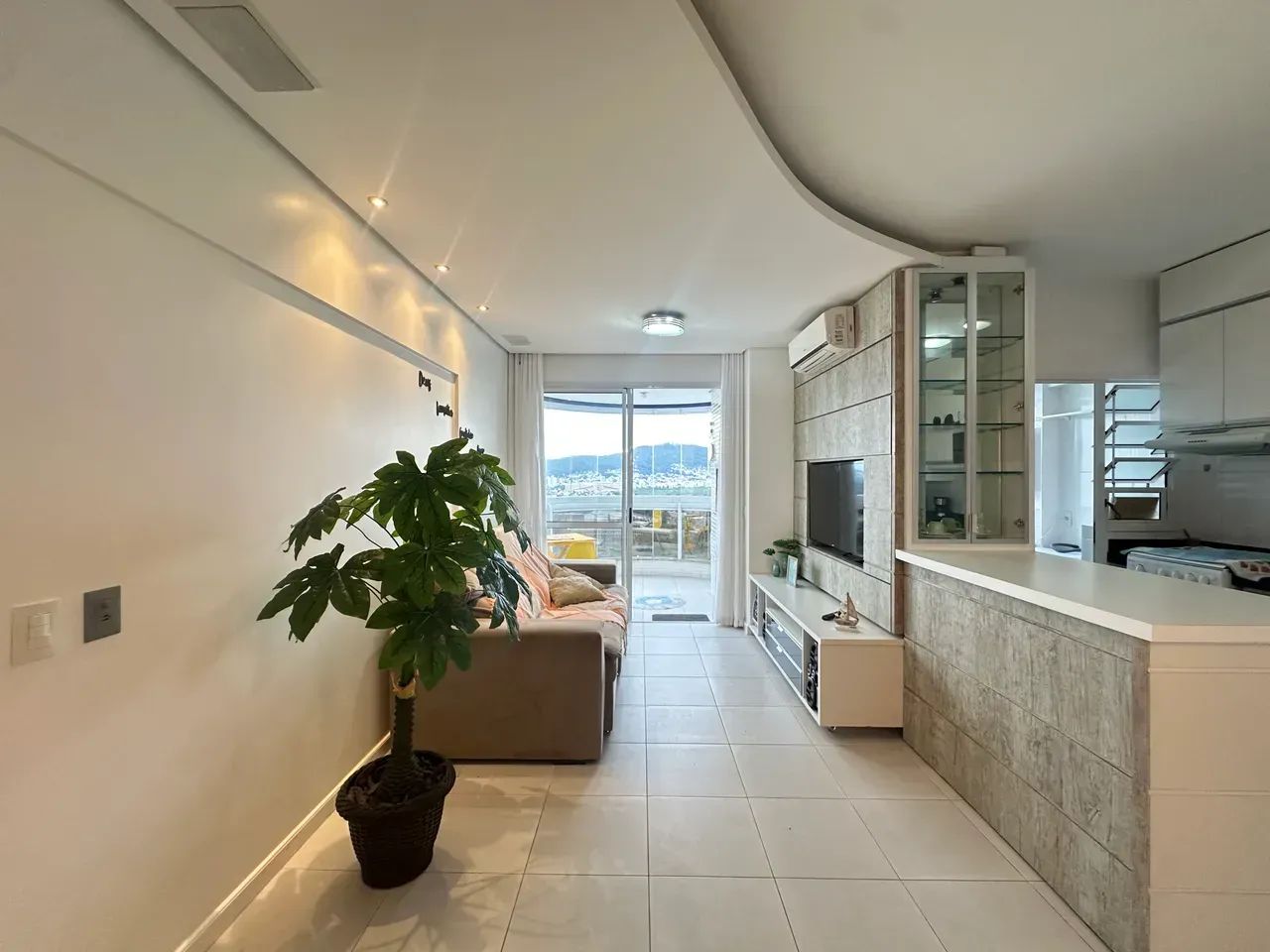 Apartamento mobiliado de 2 quartos com uma suíte e 74m privativos no Itacorubi em Florianó - Foto 3