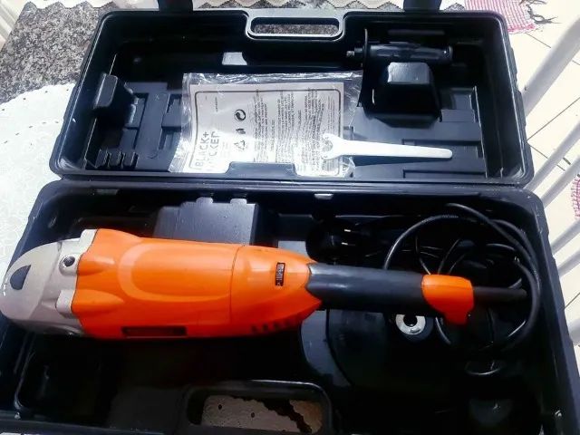 Politriz Angular 7 Black Decker Potência 1300w Com Maleta - Foto 2