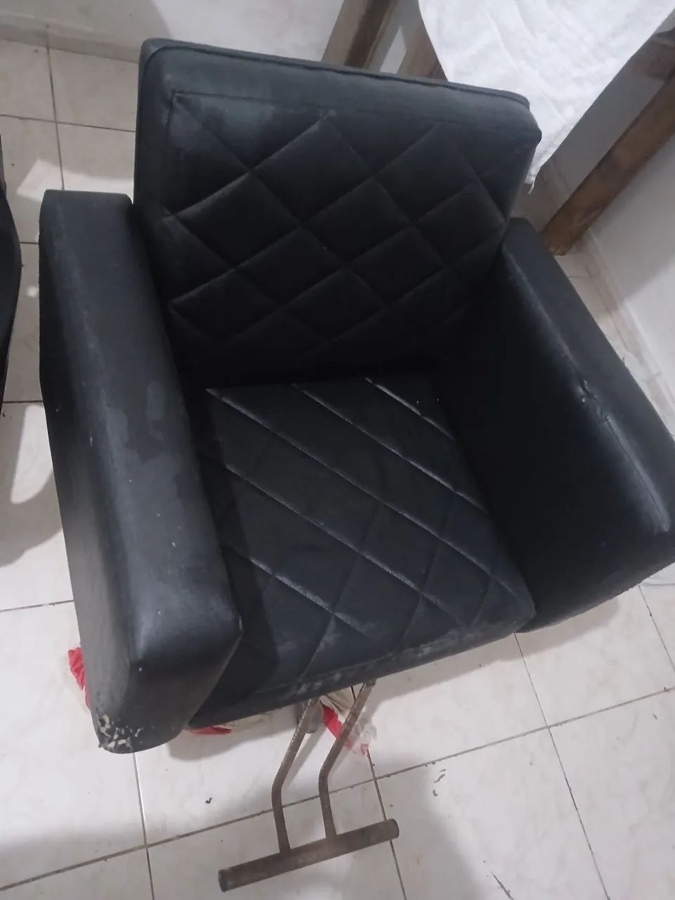 Vendo poltrona de salão de beleza  - Foto 4