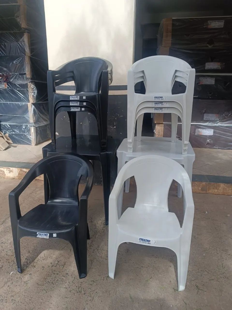 Jogos de Mesas novos com 4 cadeira e 1 mesa.  - Foto 4