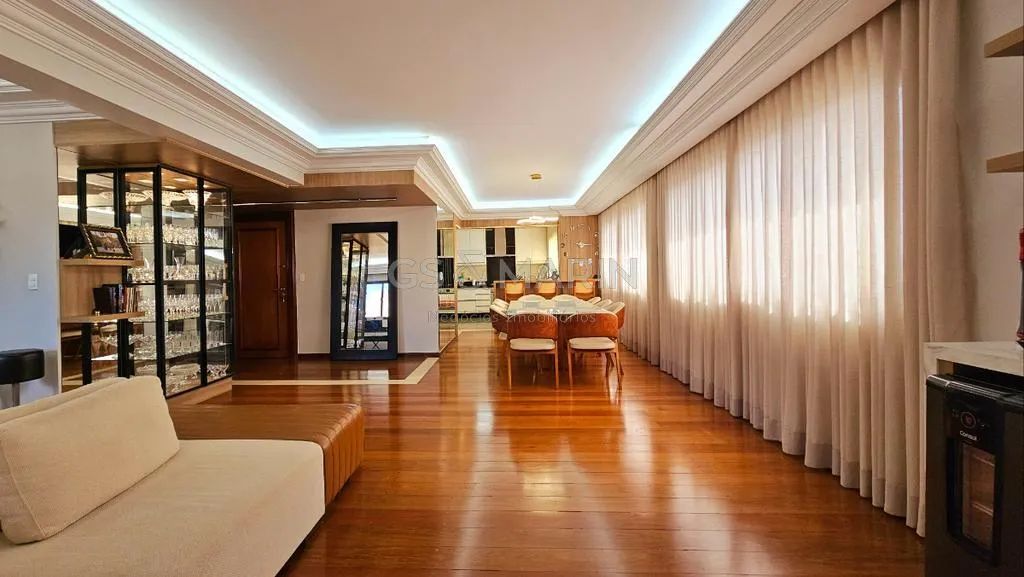 Apartamento à venda no Ed. Polaris, Centro