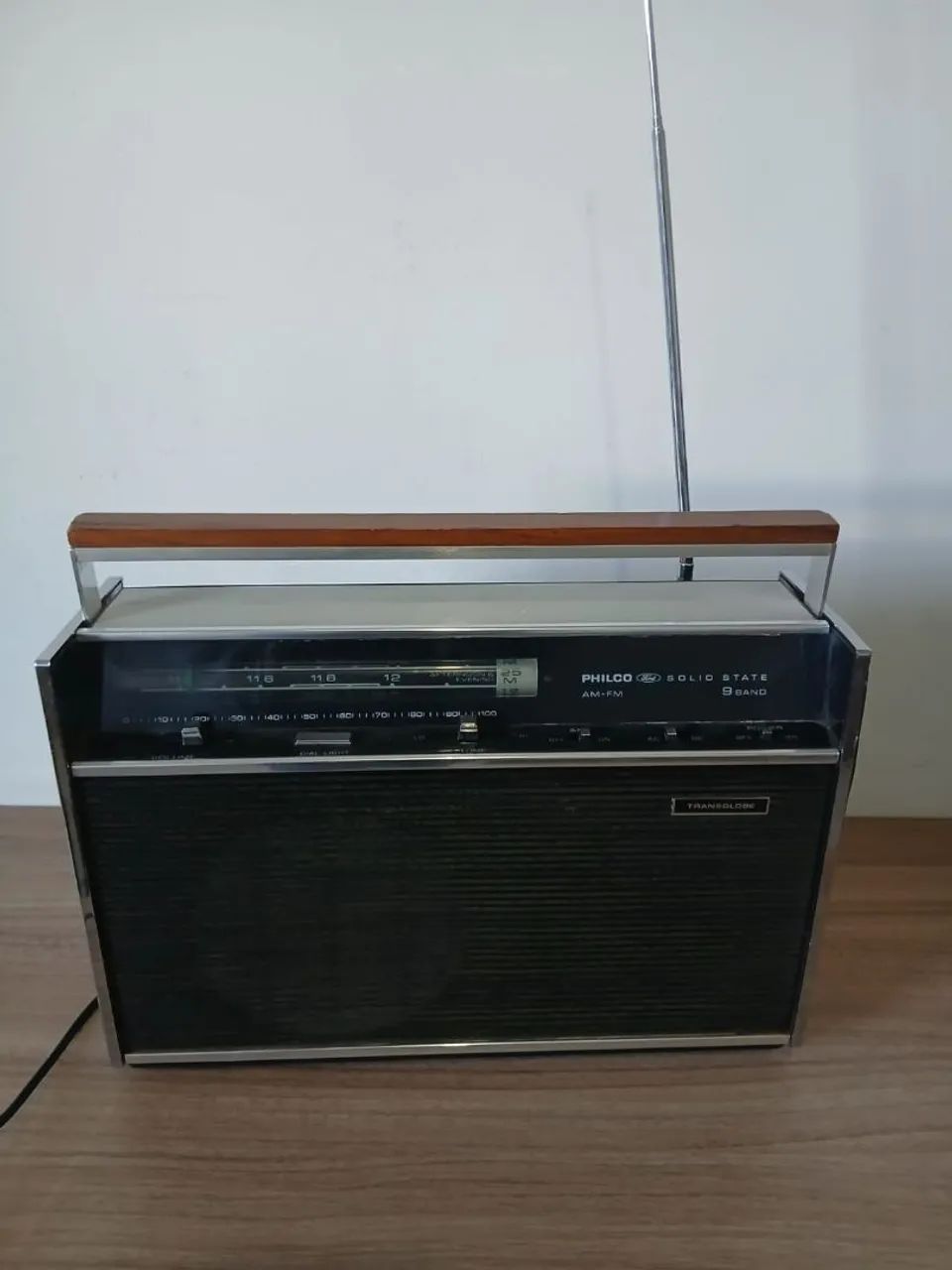 Rádio antigo Philco Transglobe