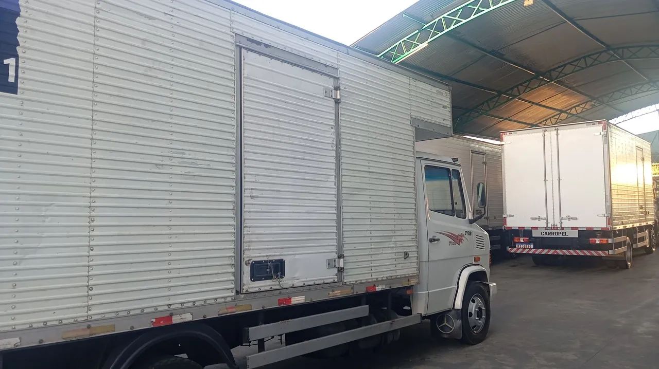 Mercedinha baú 5.5m  2006 - Foto 5
