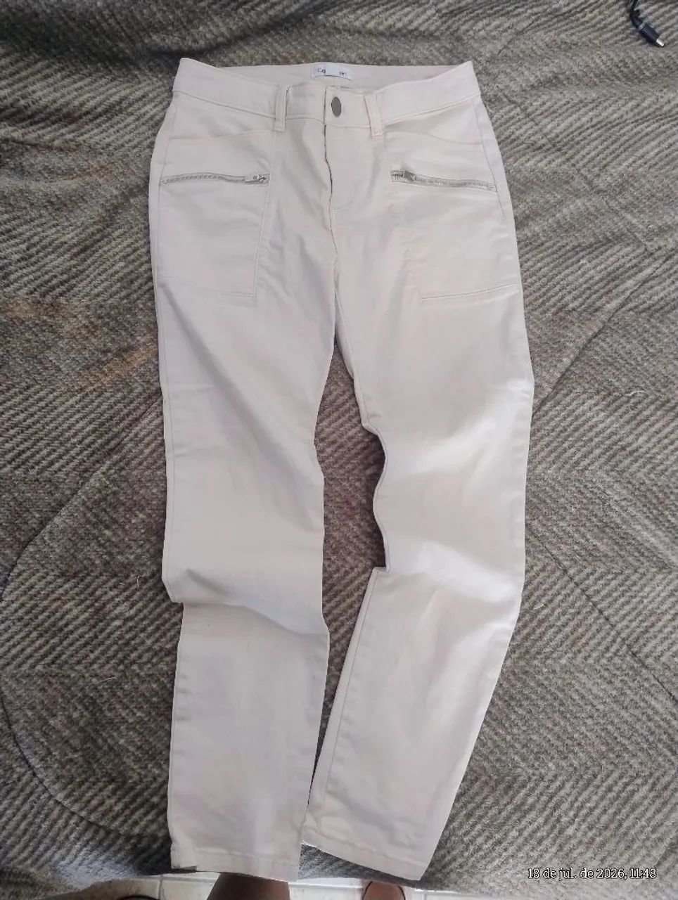 Calça Calvin Klein bege