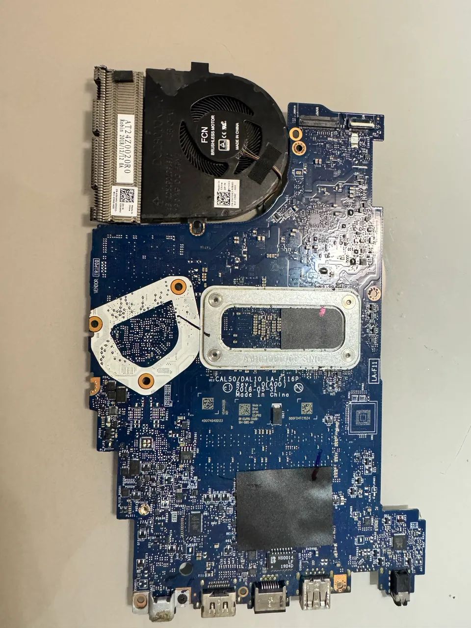 Placa mãe Latitude 3490 i5 8 geração  - Foto 4