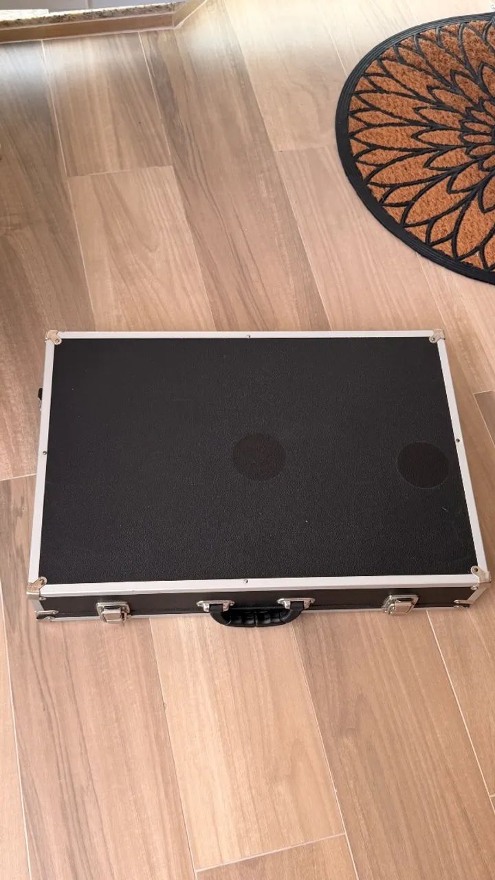 Pedalboard 60x40cm usado