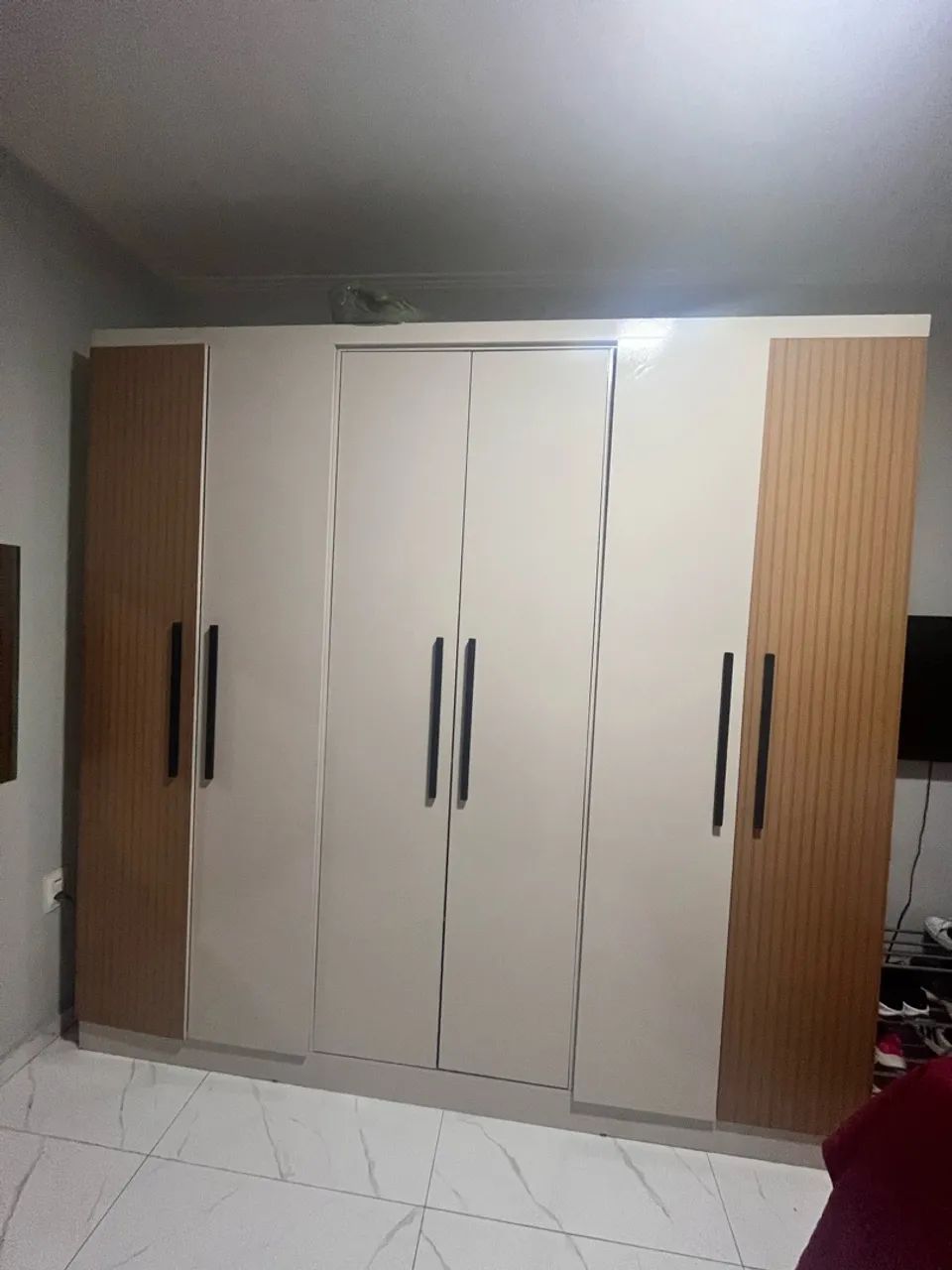 GUARDA ROUPA 6 PORTAS 