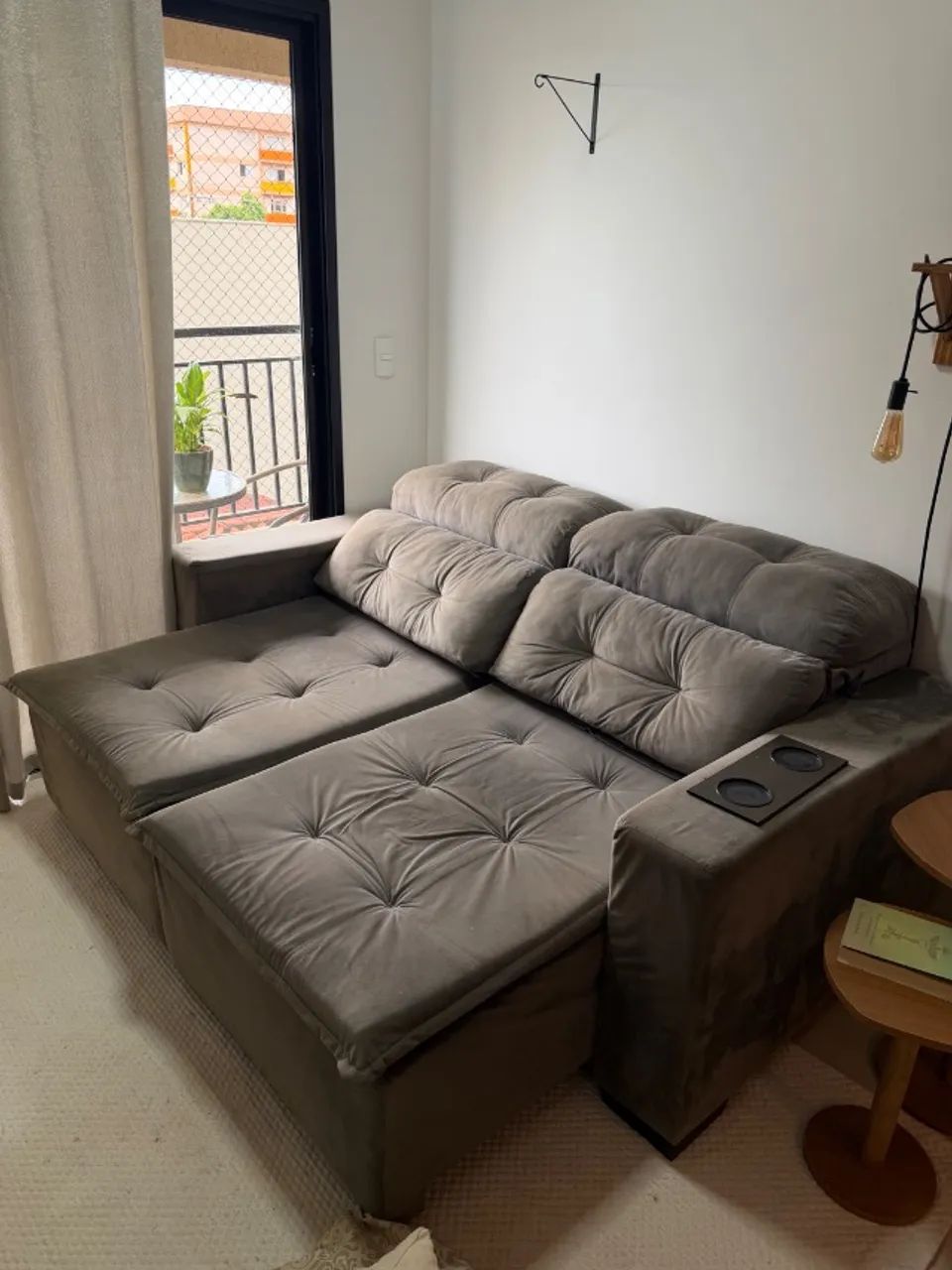 Sofá retrátil cinza  - Foto 2