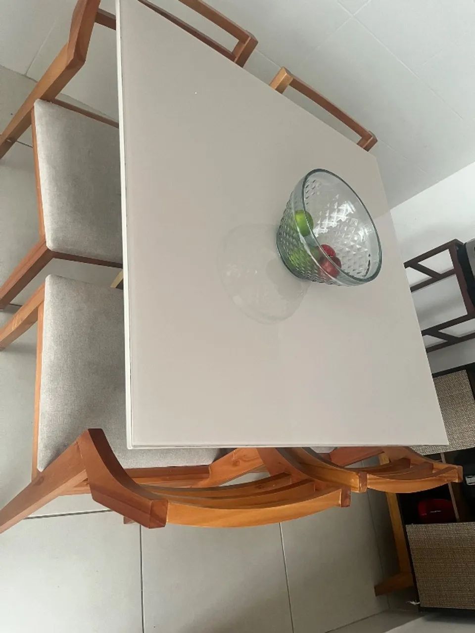 Mesa de jantar quadrada com 4 cadeiras  - Foto 2