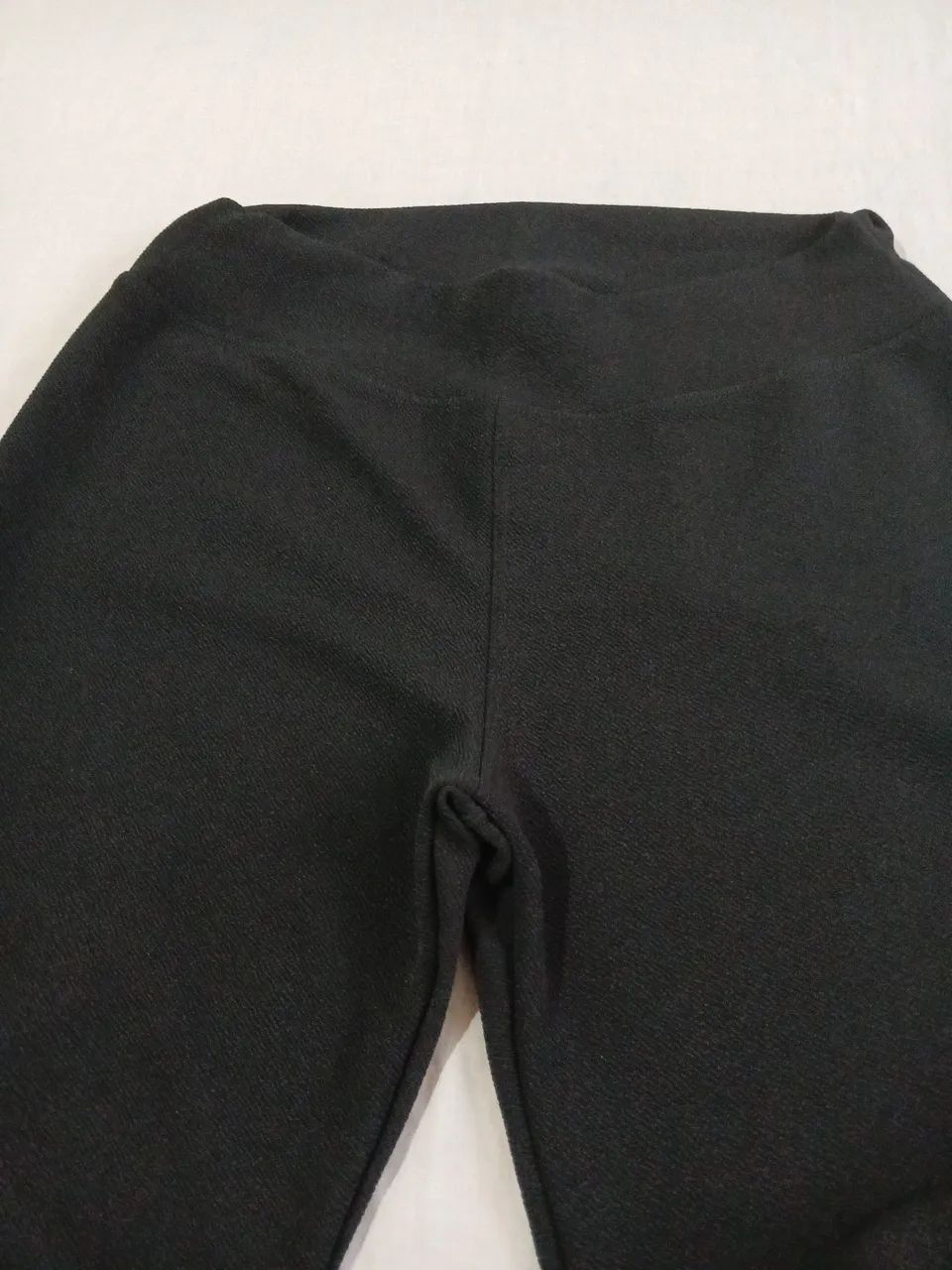 Calça feminina malha preta  flare