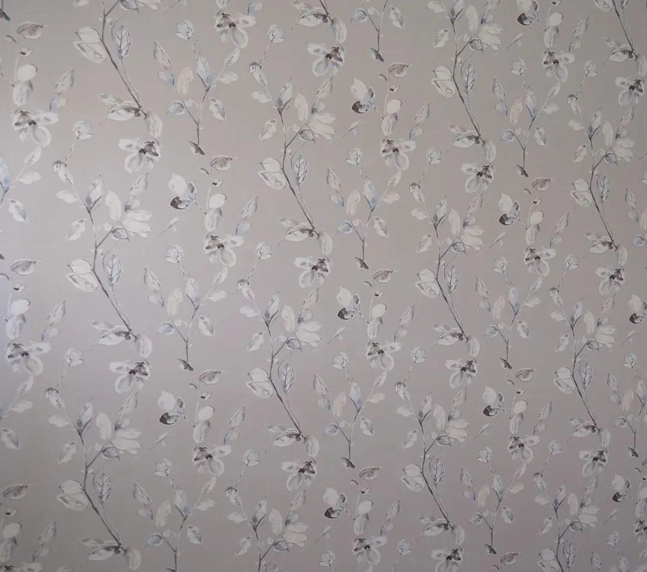 Instalação de papel de parede 