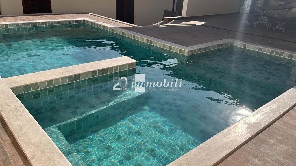 Casa à venda e para alugar em Cotia, Granja Viana, com 4 suítes, com 480.7 m² - Foto 4
