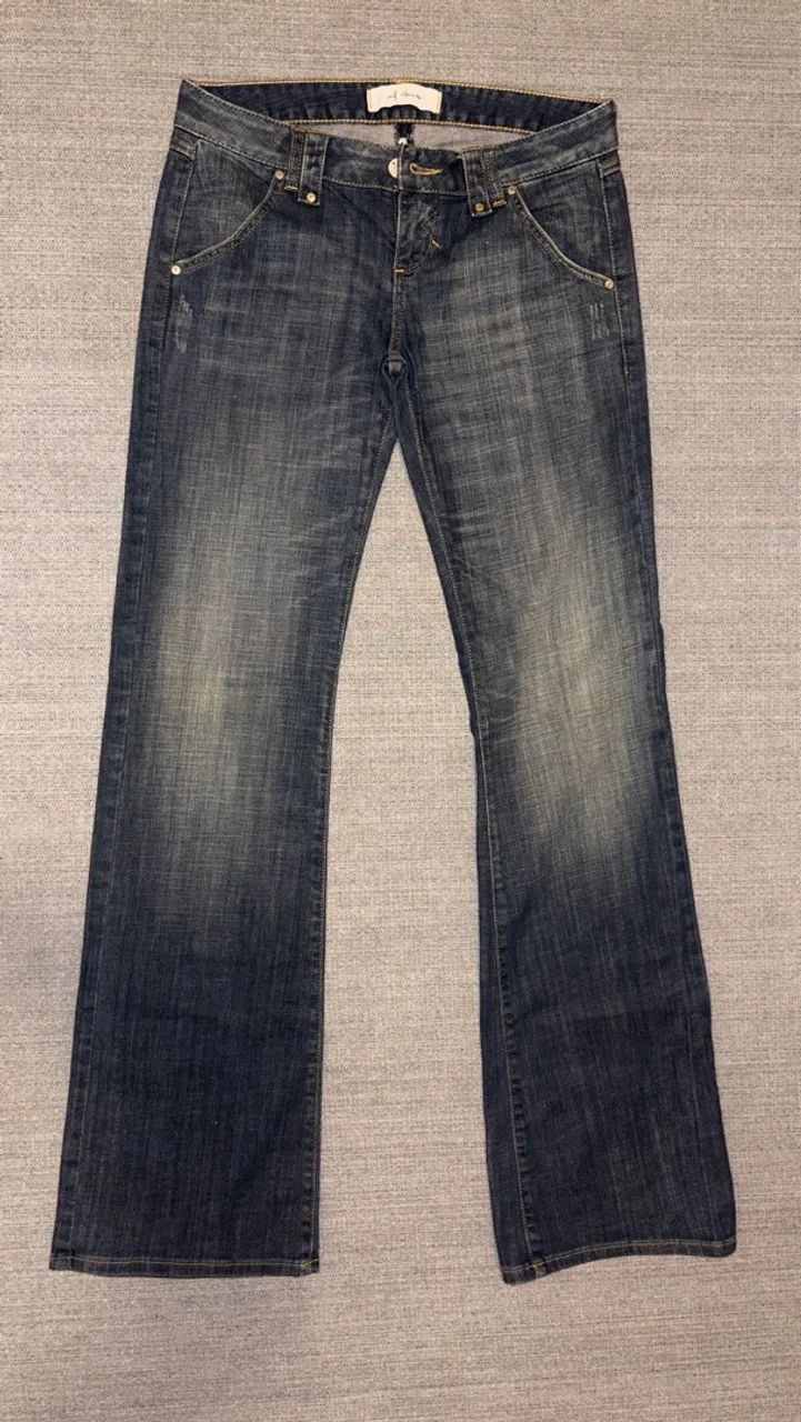 Calça jeans feminina bootcut 40 - Foto 2