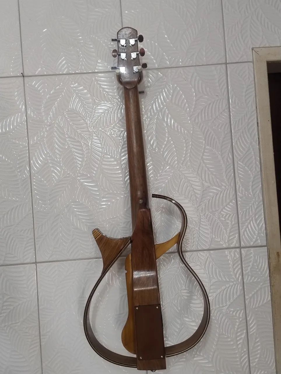 Violão vazando luthier náilon todo perfeito  - Foto 4
