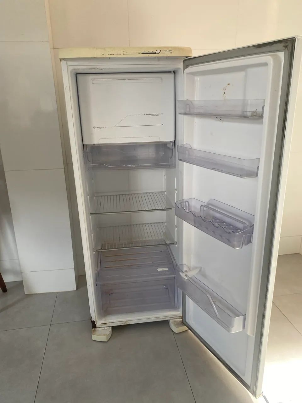 Geladeira com defeito - Foto 2