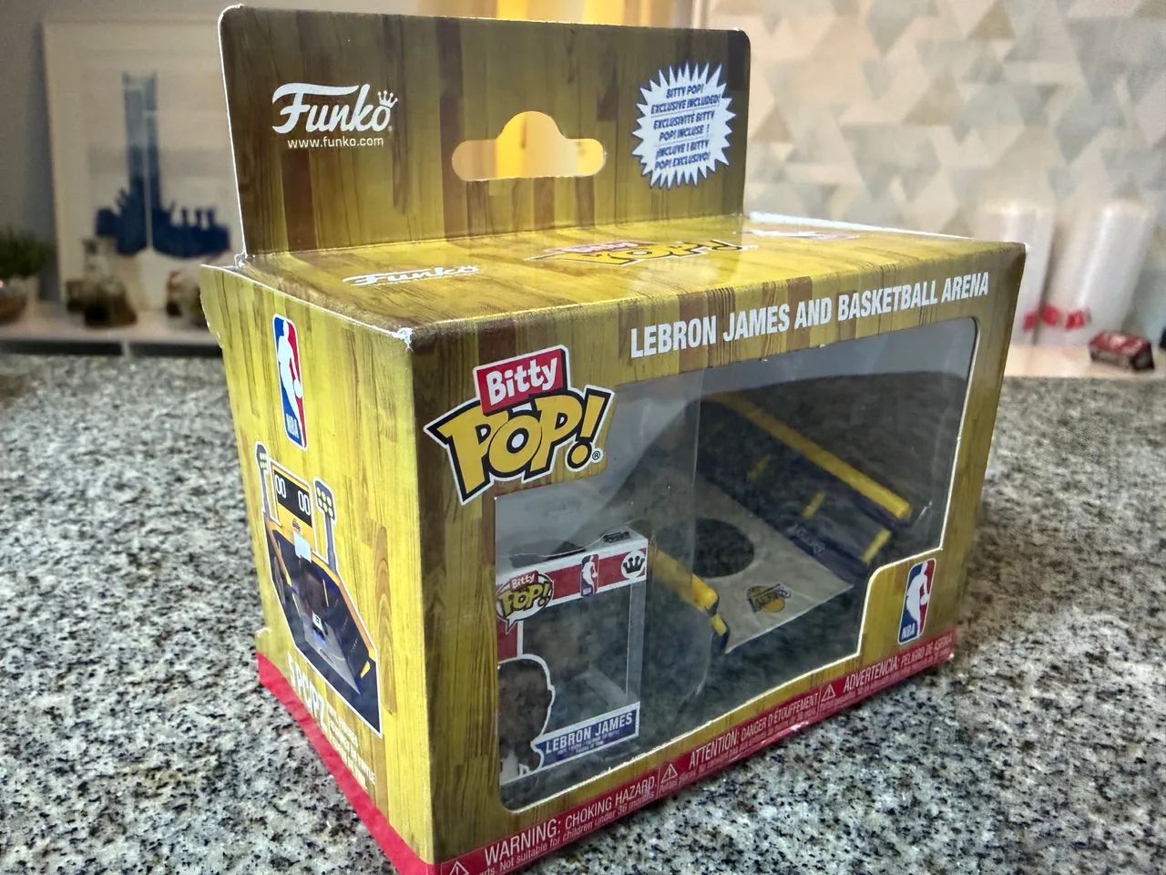 funko bitty pop! lebron james e arena de basquete - Foto 5