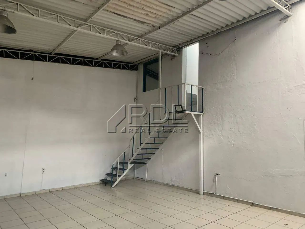 SALÃO PARA LOCAÇÃO - VILA BASTOS