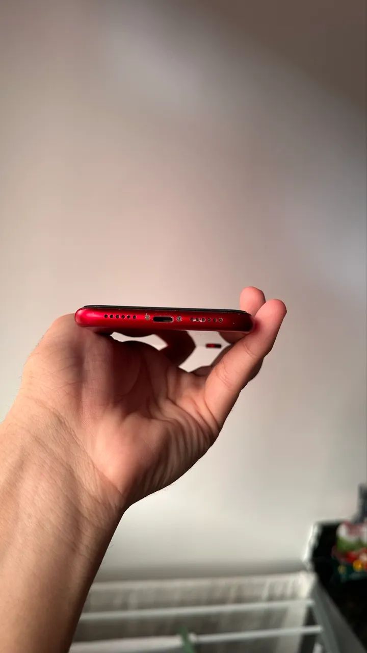 IPHONE XR RED - Foto 2