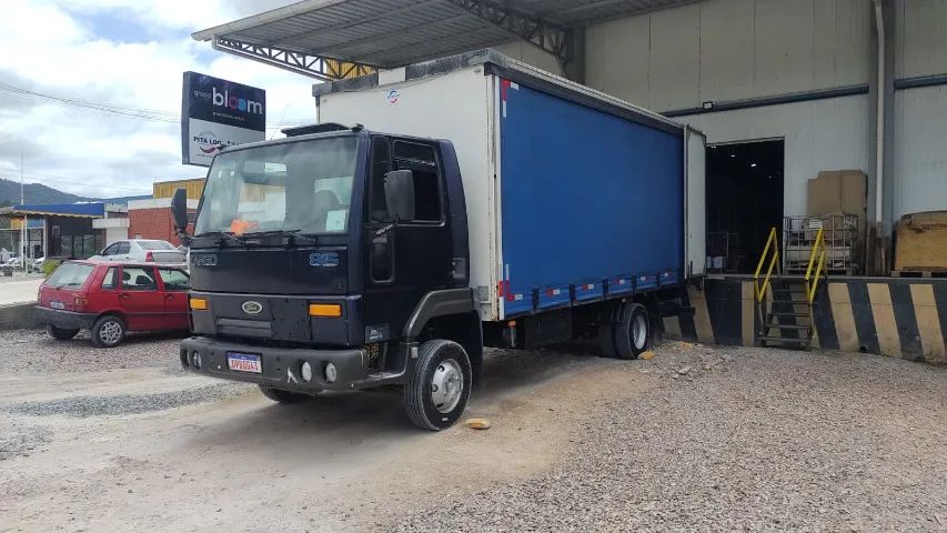 FORD CARGO 815 E SAIDER 
