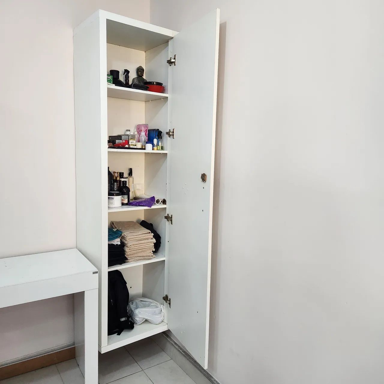 Armário Torre Multiuso em MDF Branco com Prateleiras - Foto 3