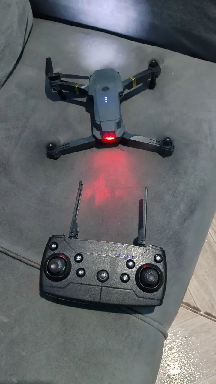 Drone E88 Com defeito leia descrição. - Foto 3