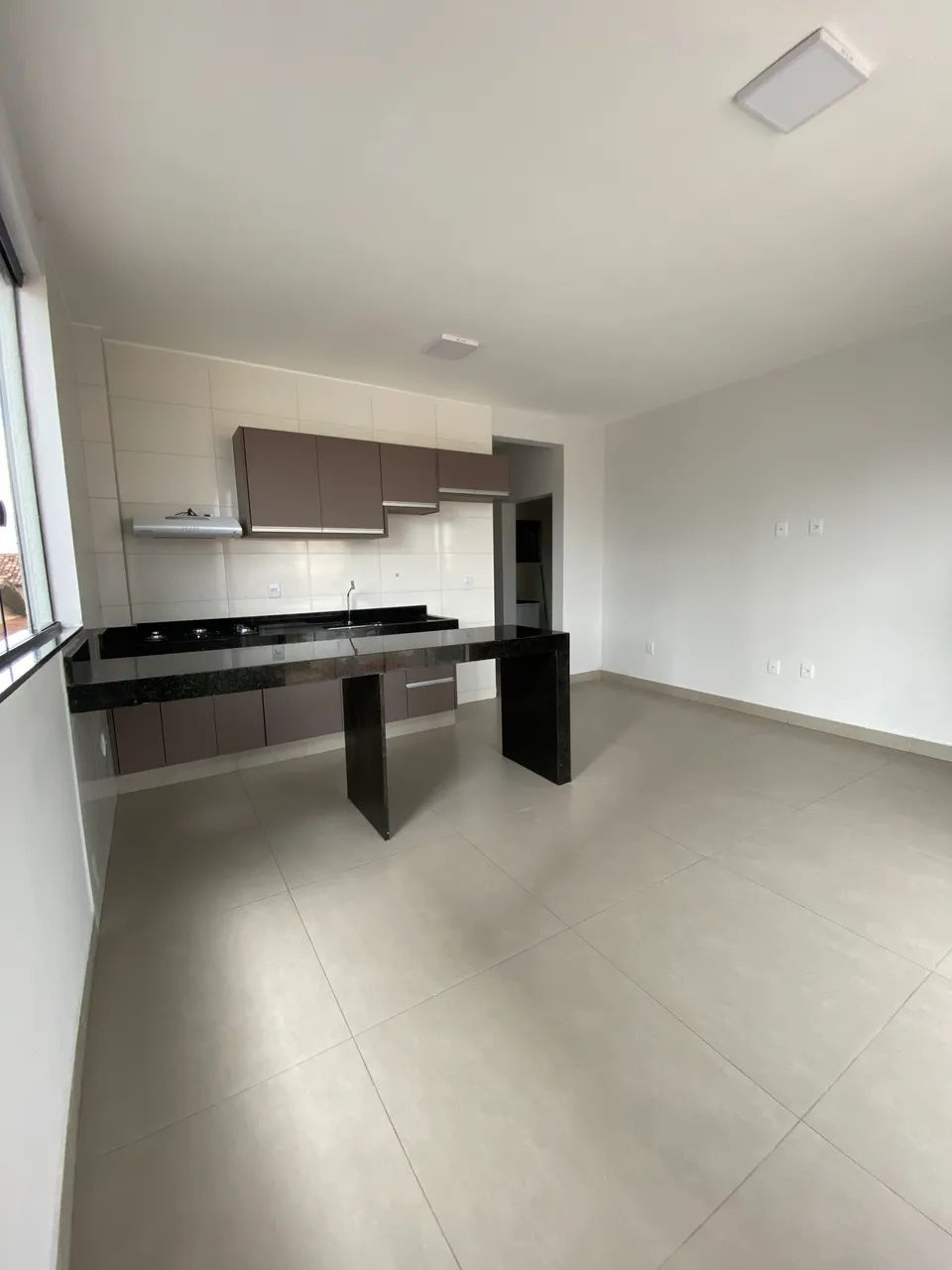 Alugo apartamento  novo.