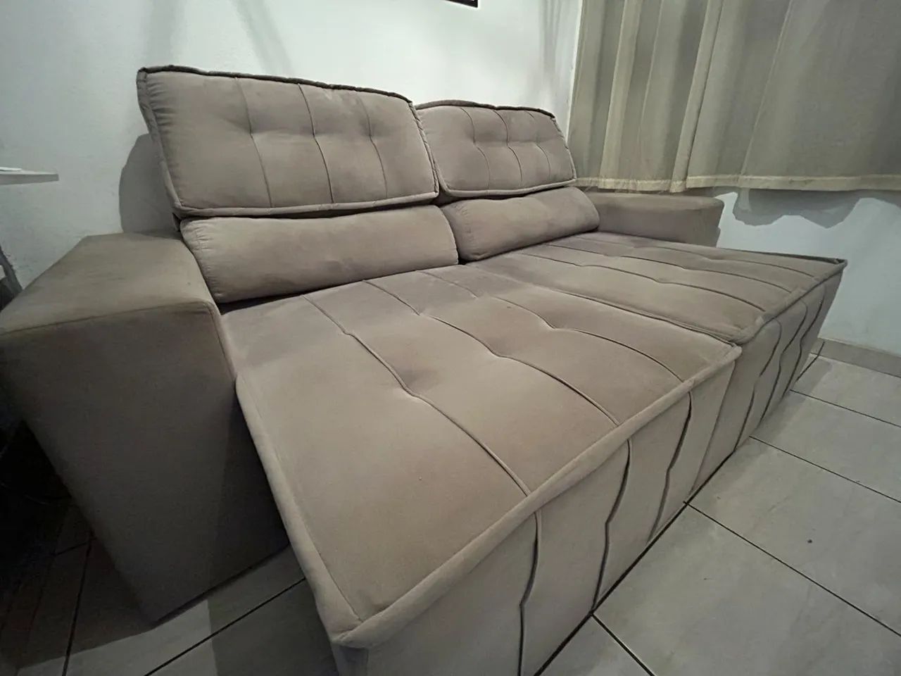 Sofá Retrátil e Reclinável 3 Lugares Bege - Foto 2