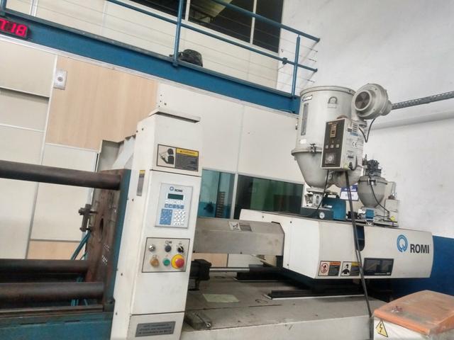Injetora Romi 170t