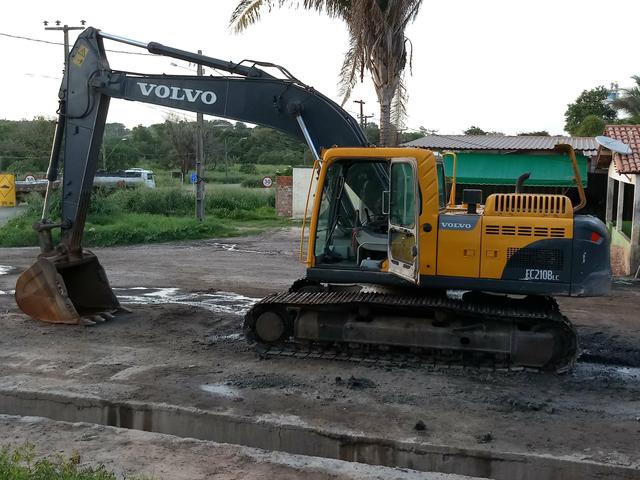 Escavadeira 149.900,00 - Foto 2