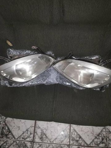 Vendo barato jogo de farol celta dar em outros carros também vendo separado também 60 cada