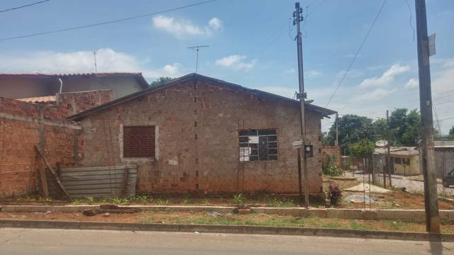 Venda se uma casa jardim Tiradentes na rua 10 quadra 103lote 14 e de esquina com rua19;