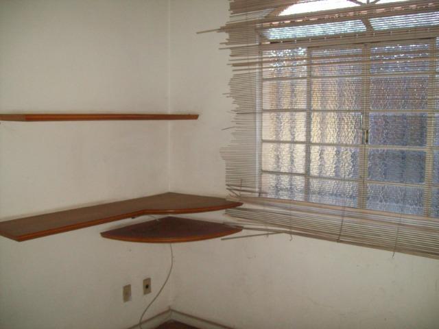 Casa colonial , 3 quartos , 4 vagas , habite-se , joão pinheiro , BH - Foto 15