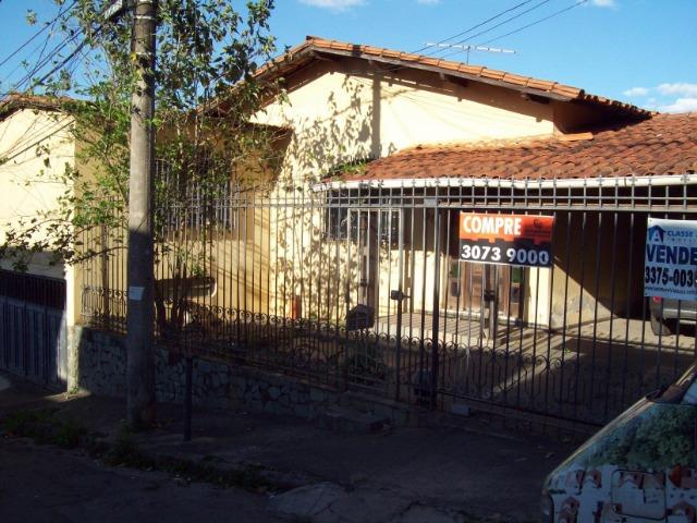 Casa colonial , 3 quartos , 4 vagas , habite-se , joão pinheiro , BH