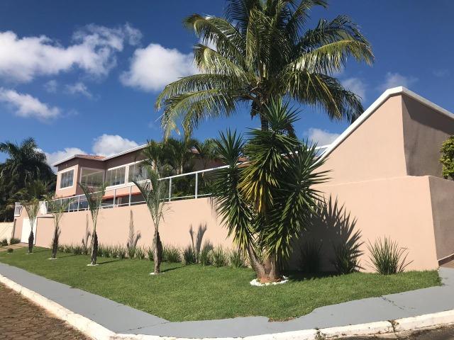 Samuel Pereira oferece: Casa Sobradinho Grande Colorado Reformada 4 suites Churrasqueira