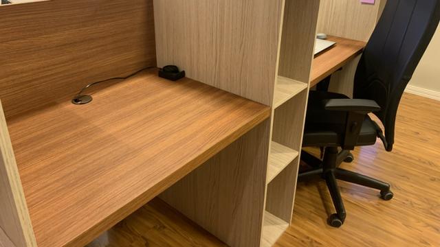 Vendo estação de trabalho com 2 meses de uso! Para 6 pessoas com tomadas individuais - Foto 2