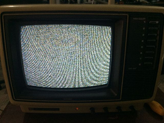 Tv antiga toshiba 10 polegadas - Foto 5