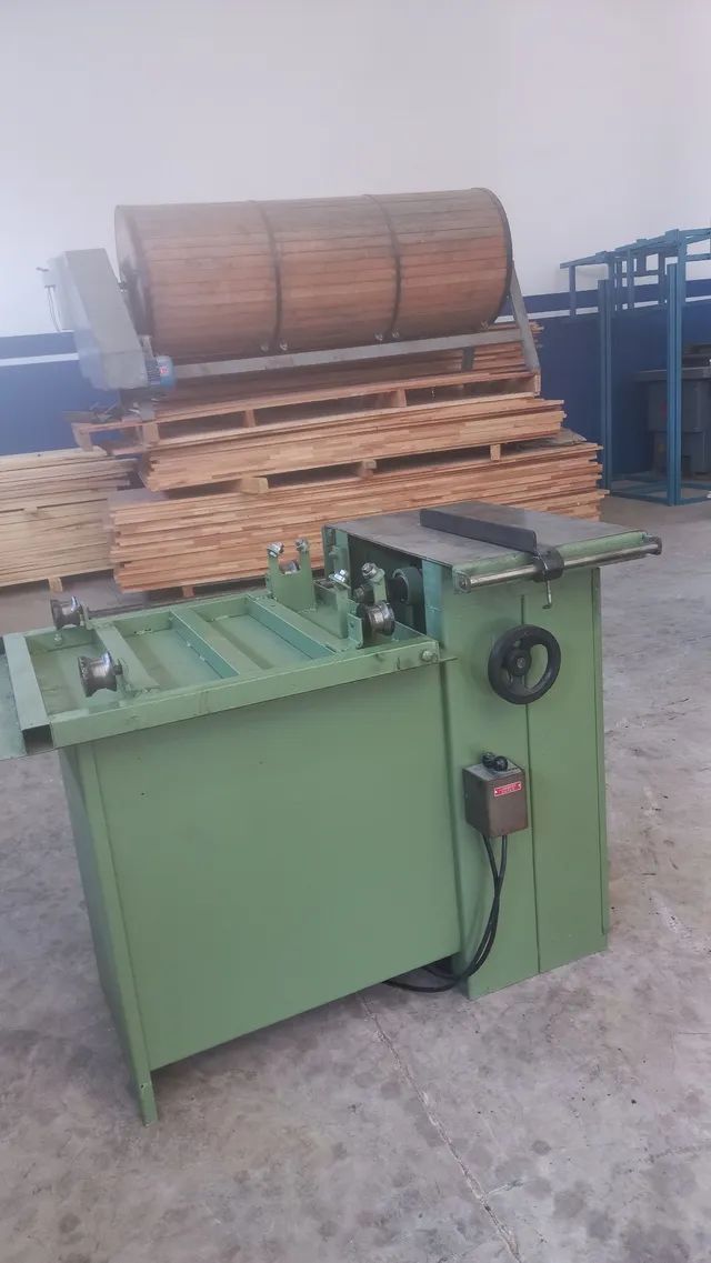 Serra Esquadrejadeira para marcenaria simples com motor trifásico 