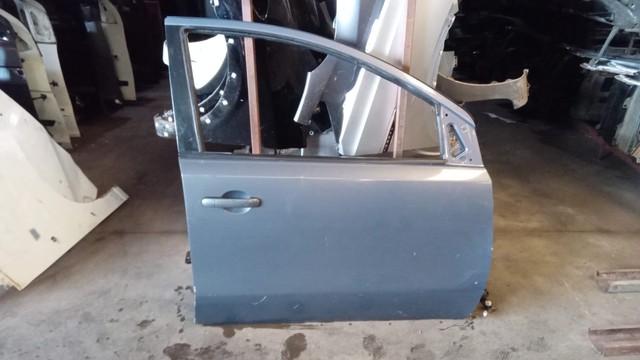 Porta Dianteira Direita- Nissan Grand Livina - 2008 a 2013 - Original