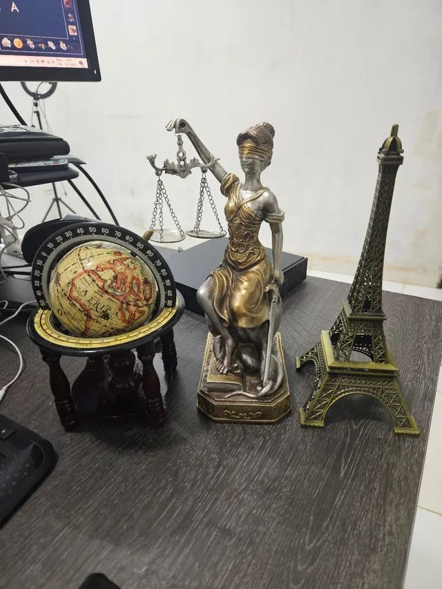 Estátua Dama Da Justiça Têmis Deusa 25cm Símbolo Do Direito