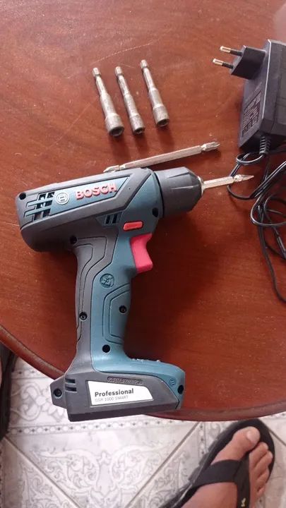 Parafusadeira/Furadeira Bosch GSR 1200 Smart - Profissional