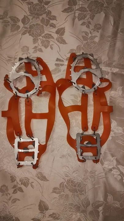Dois pares de crampos para neve crampons - Foto 3