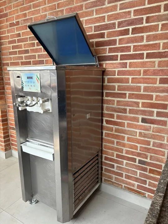 Máquina de Sorvete Expresso 3 Sabores