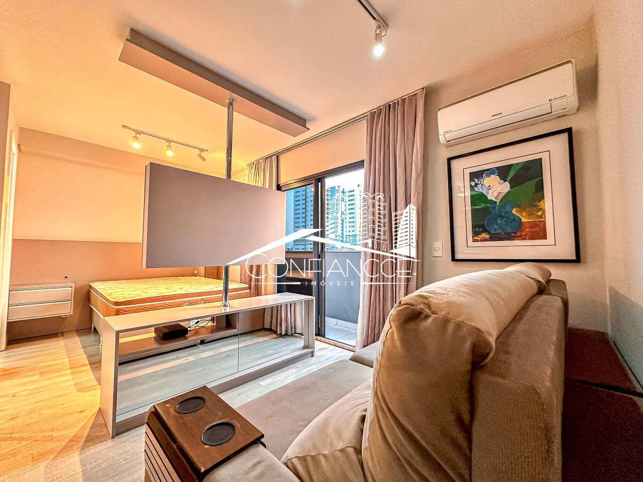 Studio mobiliado à venda em Centro, Curitiba - PR | Confiancce Imóveis