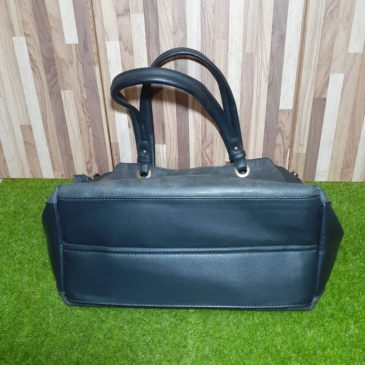 Bolsas Semi-Novas de Couro Legítimo  - Foto 5