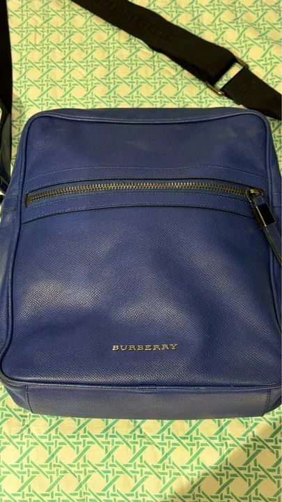 Bolsa transversal Burberry Azul, impecável  - Foto 3