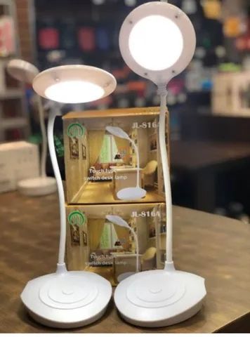 Luminária de Mesa de LED com Sensor