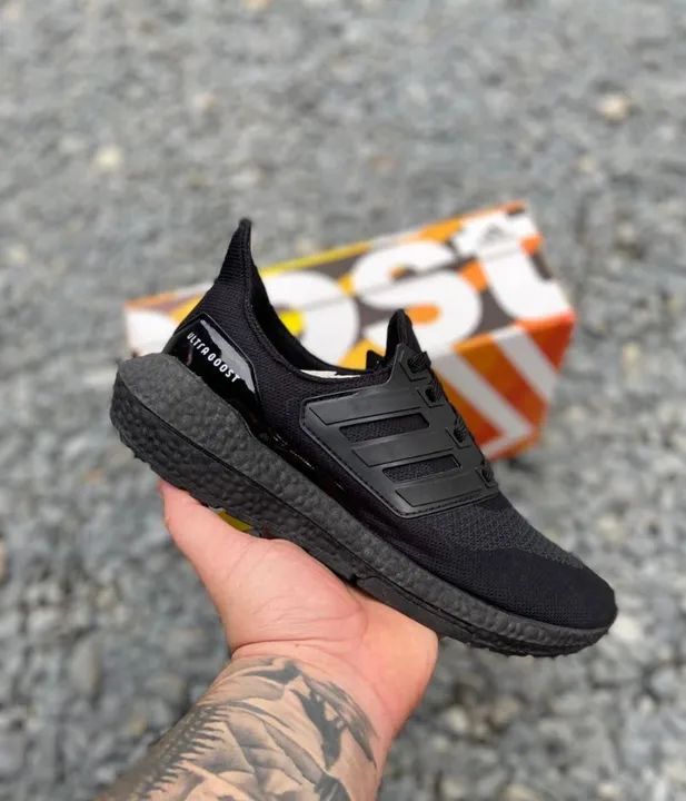 Tênis Adidas Ultra Boost cinza - Foto 2