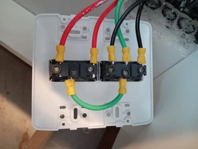 ELETRICISTA PROFISSIONAL