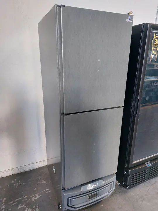 Congelador de canecas Gelopar até 210 canecas 350ml