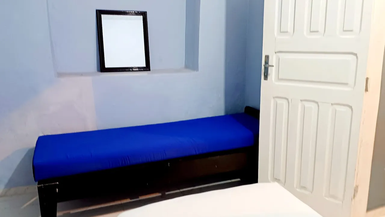 CASA EM ÓTIMA LOCALIZAÇÃO COM INTERNET MOBILIADA